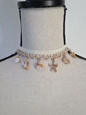 Shell Choker Necklace in Natural Cream With Matching Anklet
